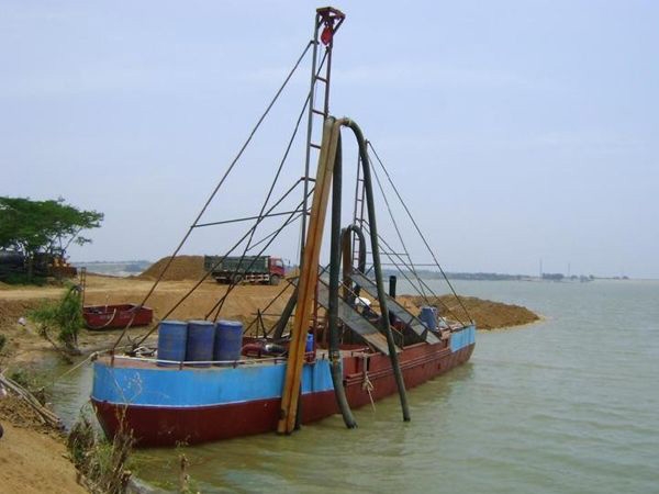 抽沙船
