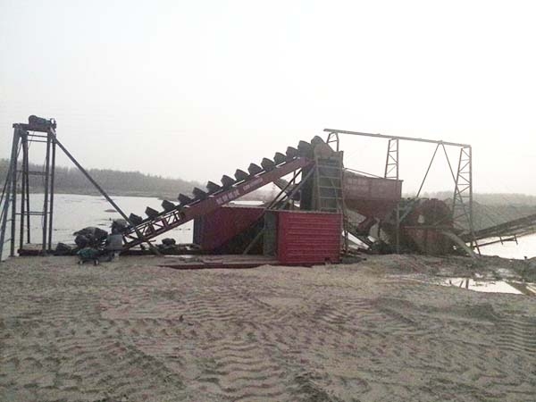 挖沙船